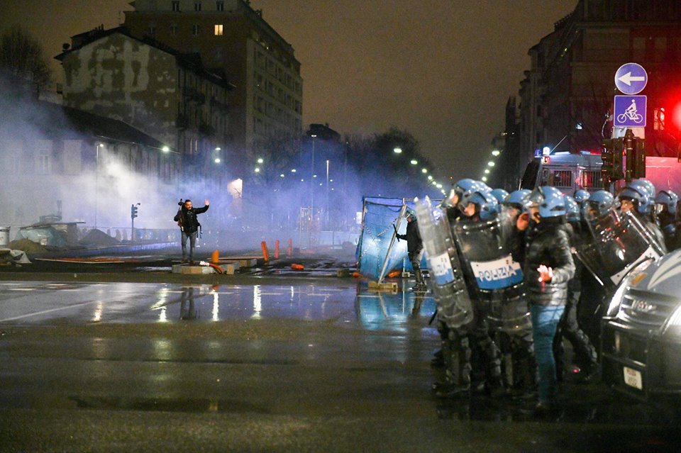 Cosa c’entra “Le colpe del nero” con gli scontri di&nbsp;Torino?