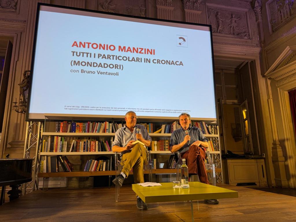 Tutti i particolari in cronaca di Antonio Manzini